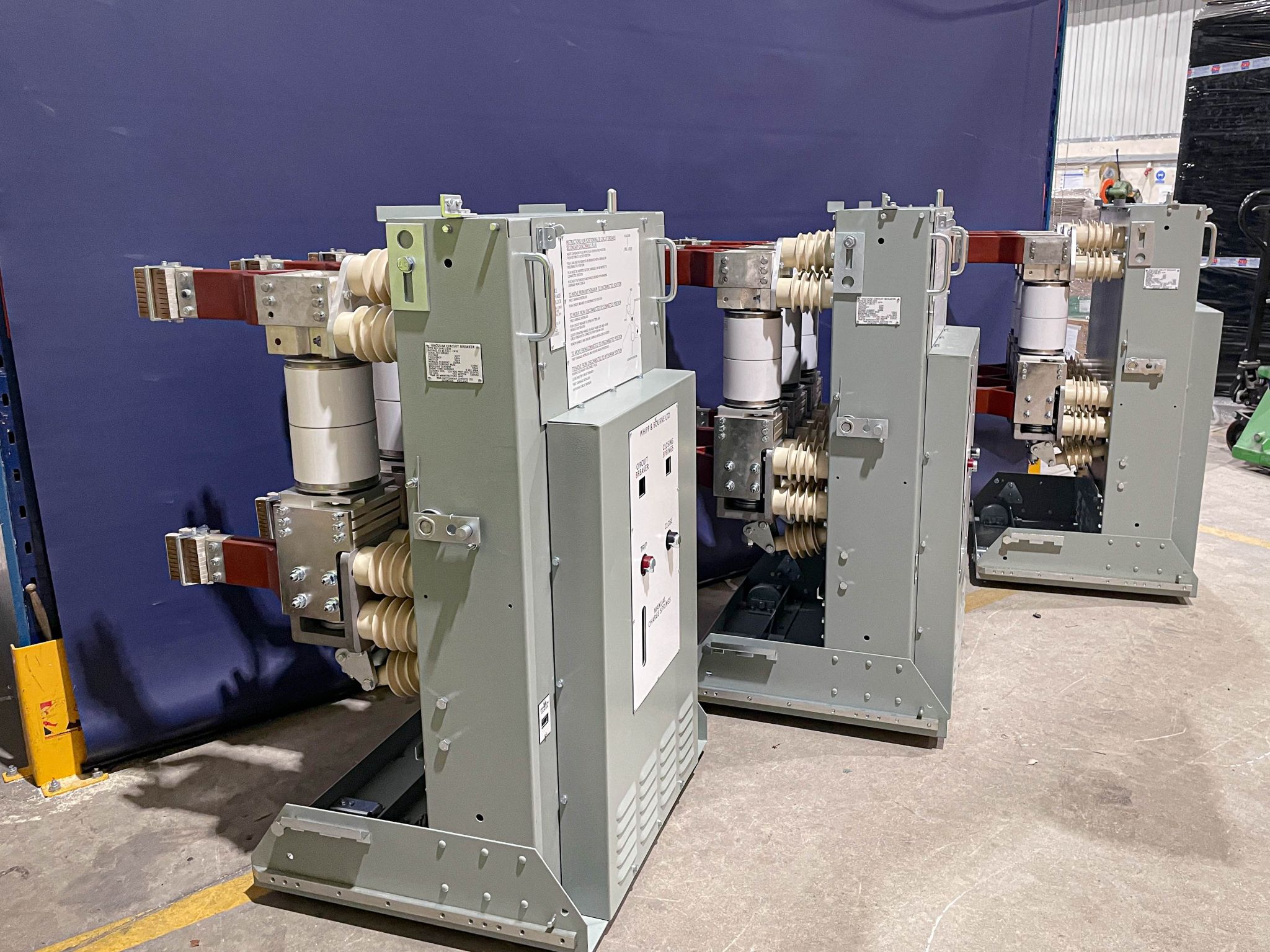 Choosing Between Different Vacuum Circuit Breaker Models